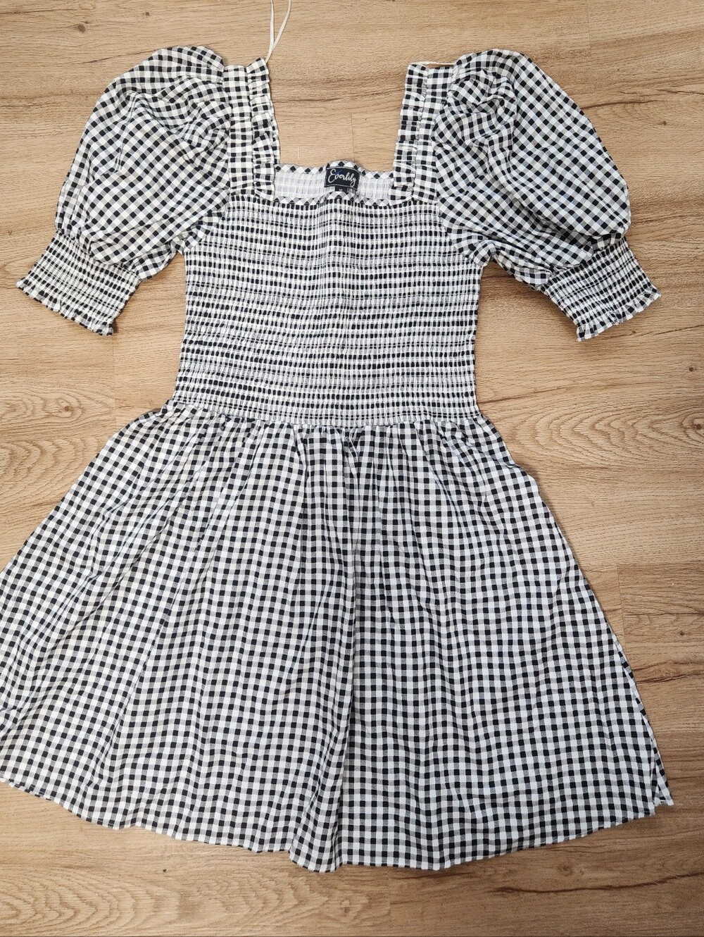 Gingham Dress BLACK WHITE mini Puff Sleeves BABY DOLL FIT & FLARE Smocked Top M - Picture 8 of 8